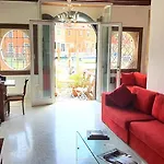 Elisabeth Waterfront Apartment