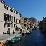 Ca\' Letizia Authentic Classic Apartment In Venice In Typical Venetian Style