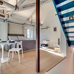 Venice Skyline View Studio Apartment M0270428215