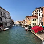 Ca Marga Cannaregio - Central Venetian Style 2 Bedroom Apartment