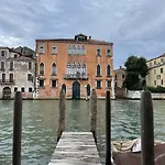 Ca Marga Cannaregio - Central Venetian Style 2 Bedroom Apartment