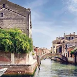 Nice Apartment In Venezia -Ve- With Wifi