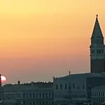 Beatiful Modern Flat Venice Centre With Private Lounge Green Area Relax