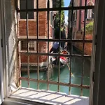 Apartment At The Heart Of Venice