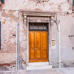 Casa Masa Close To @S.Lucia Train Station