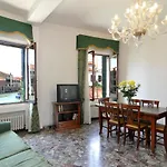 Smeraldo Apartment Grand Canal 1566C