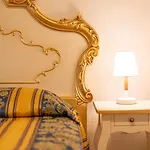 Ca\' Leoncino - Venice Canal Front Apartment