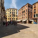 San Luca Flats