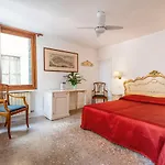 San Luca Flats