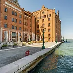 Molino Stucky Residence Suites