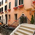 Hotel Ca\' Dei Conti
