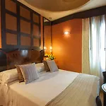 Hotel Saturnia & International