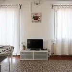 Ca\' Giorgia Balcony House