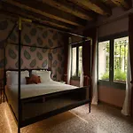 Madama Garden Retreat