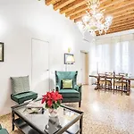 Ca\' San Beneto Completely Refurbished In A Fabulously Central Area