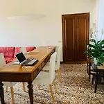 Appartamento Al Centro Di Venezia 6 Posti Letto