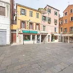 Ca D\'Oro Central Suite