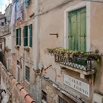 Delightful Apartment At 5 Mins From Rialto Bridge
