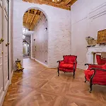 Corte Rubbi 7 Deluxe Apartment