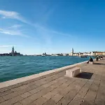 Ca\'Lina Near Biennale