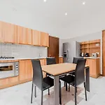 Elegant Apartment 7 Minutes From Piazza San Marco!