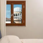 Ca\' Vittoria, A Different Way To Stay In Venice