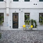 Lemon House