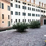 Lemon House