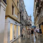 Ca Rialto Apartments