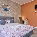 M & M Cozy Room