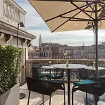 H10 Palazzo Canova