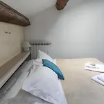 Nice Lovely Attic For 4 Person With Wifi - A/C
