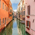 Best View In Venice! Charming Apartment With Private Roof Terrace