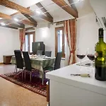 Simeone IV Grande Locappart
