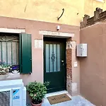 Marsela Suites-Independent Apartment
