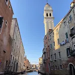 Casa Ai Greci - Central Apt In Castello