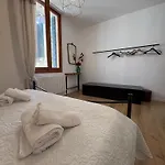 Loggia Rialto Apartments