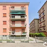 10 Min To Venice Modern & Cozy Apartment