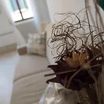 Venezia Biennale Bianco & Rosso
