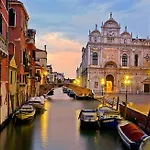 Ca\'Moderna