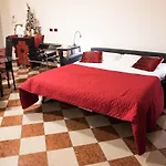 Vivaldi Apartment