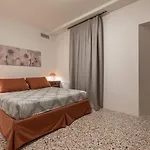 Sensale Design Apartment With Canal View