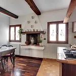 Ca\' Badoer East Studio