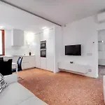 Ca\' Giorgia Venice Apartment With Balcony