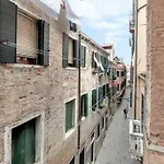 Ca\' Giorgia Venice Apartment With Balcony