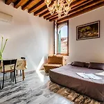 Venice Apartments