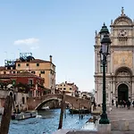 Doge\'S Pantheon & St.Mark School In Hidden Venice