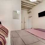 Charming Castello Apartments By Wonderful Italy