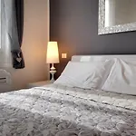 Charming Castello Apartments By Wonderful Italy