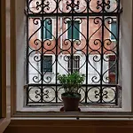 Santa Croce Apartment